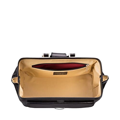 Quick access to its contents for this black leather Doctor Bags Maxwell Scott full grain leather satchel made in Italy, with vegetable tanning.